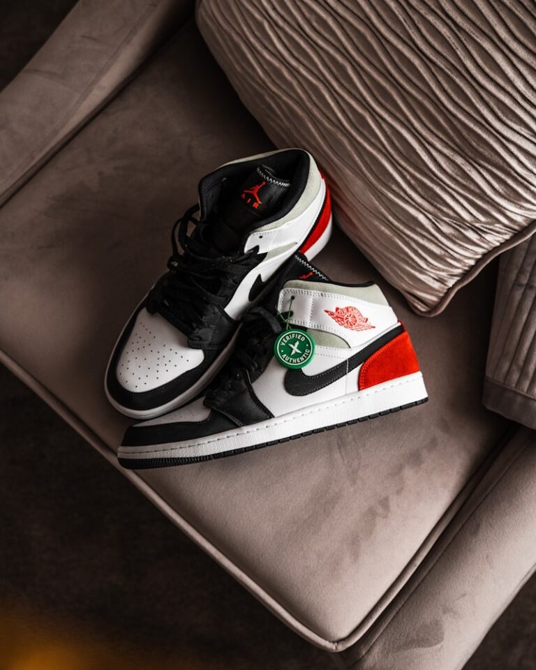 Nouvelle collection de chaussures et claquettes disponible
